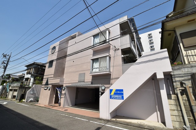 エーリフローレンスB　2階